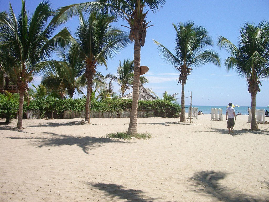 Playa Máncora https://www.flickr.com/photos/incacity/4661623039/in/photolist-86W382-ETUoo4-GBHyvV-86ZdYf-dR6g3g-86W51M-7ofo8t-P9i5TL-r9vg7Y-4K9JCu-6F5bZi-n8ez4-GcEL8h-XF3FYd-7ZdBRe-n82Fy-21ozDYZ-856ebP-SCTgJt-SQ9X1H-81YRsN-HyFznz-Hucx1G-T9uaRh-csFuQC-7ZdBQ6-GEYSxC-8CYesT-7Z4Gbv-2dxkMaF-ERYmjb-859kHC-Em8Jm7-N8KJD5-RFJpQF-2BJTZV-2bR4KnG-2BJoaD-HyFWLr-GvZEY4-diC8uU-HQWpzC-F3LFXM-diCbfR-SAqf27-uzxuKg-xRRbs5-2opnBaw-djKtN5-GcExt9